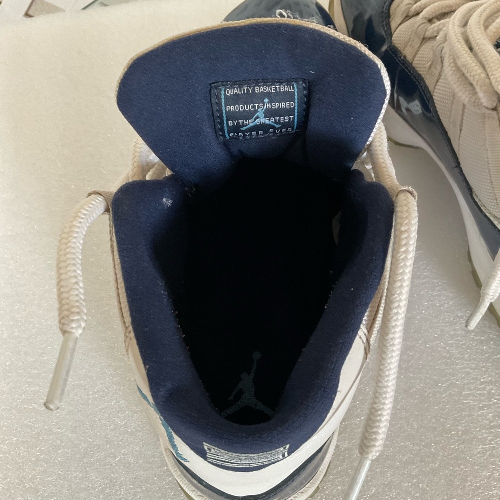 Air Jordan 11 Retro Sneakers - Picture 14 of 16